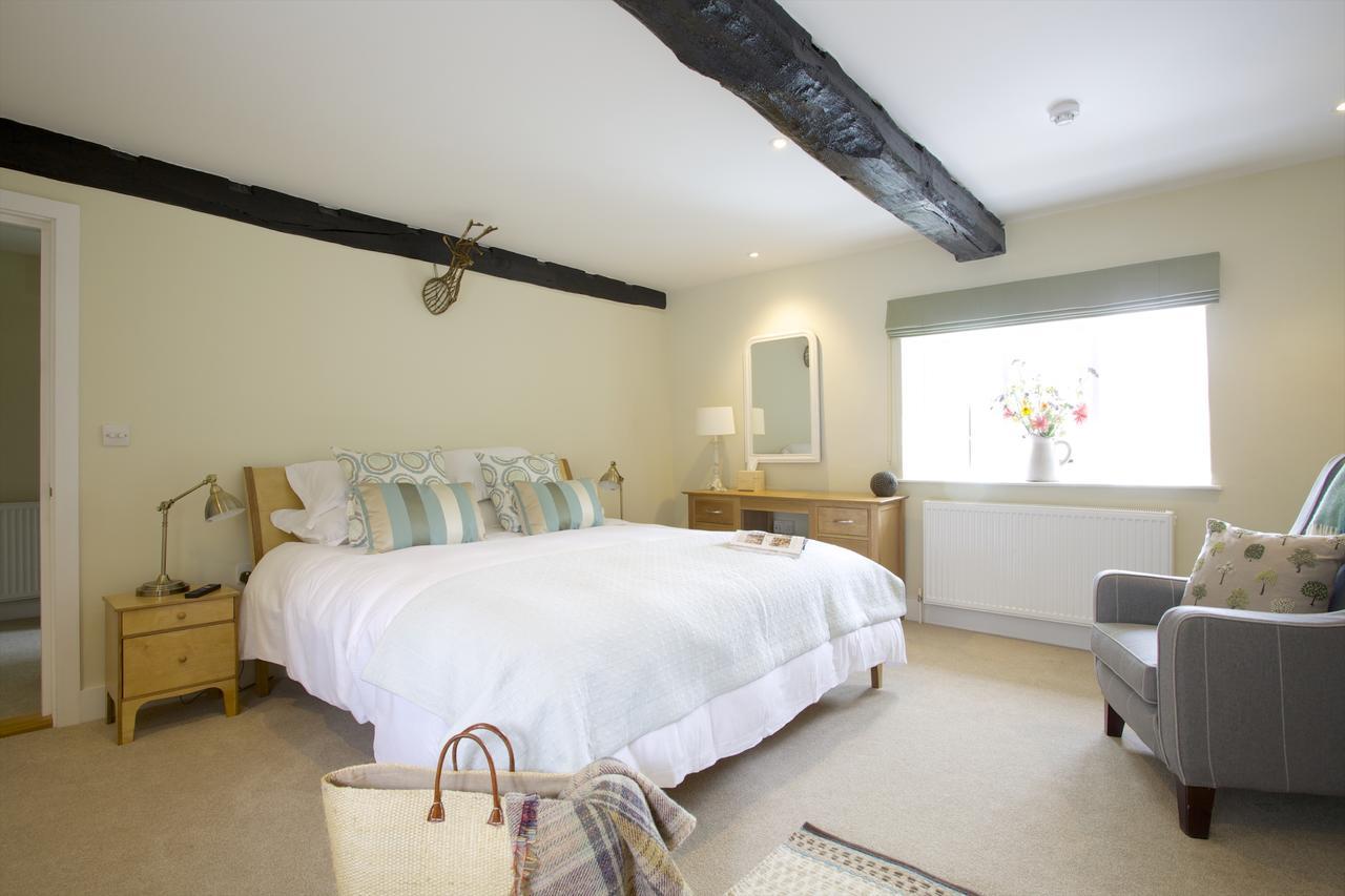 ホテル The Royal Oak Ansty  エクステリア 写真
