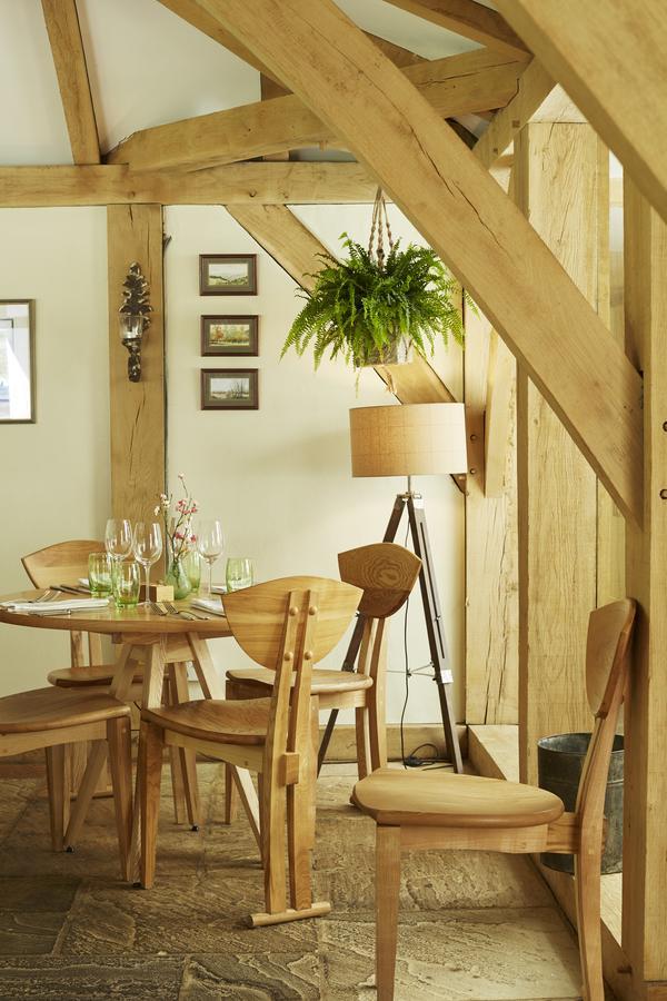 ホテル The Royal Oak Ansty  エクステリア 写真