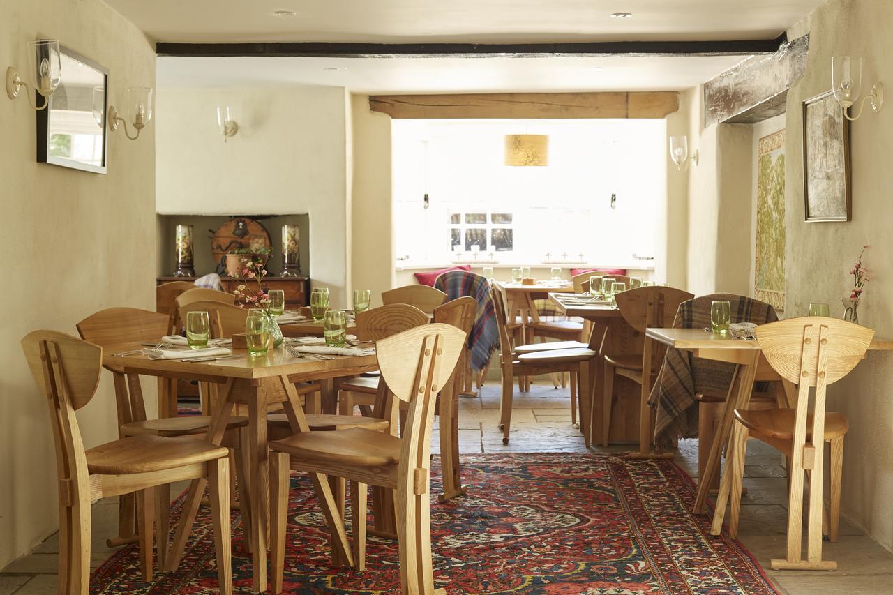 ホテル The Royal Oak Ansty  エクステリア 写真