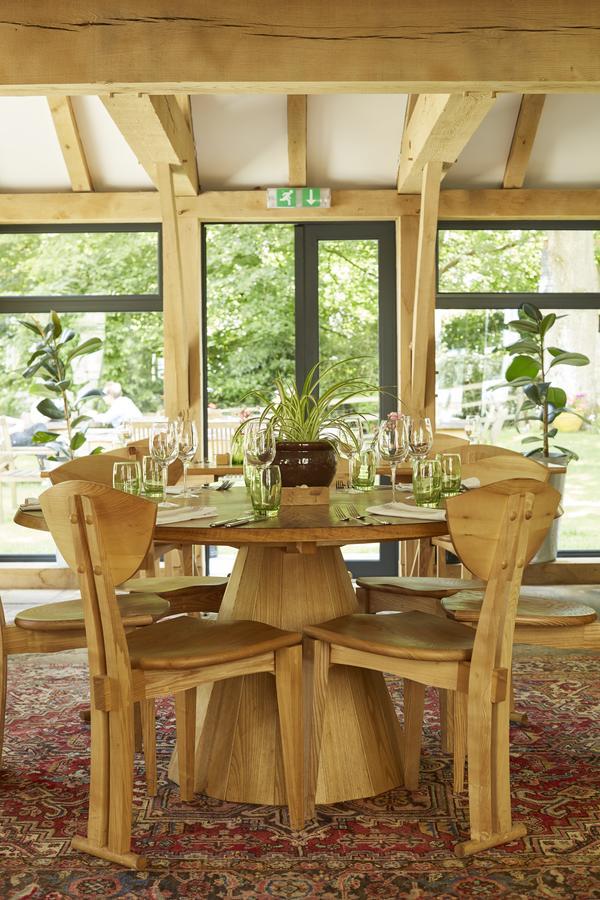 ホテル The Royal Oak Ansty  エクステリア 写真