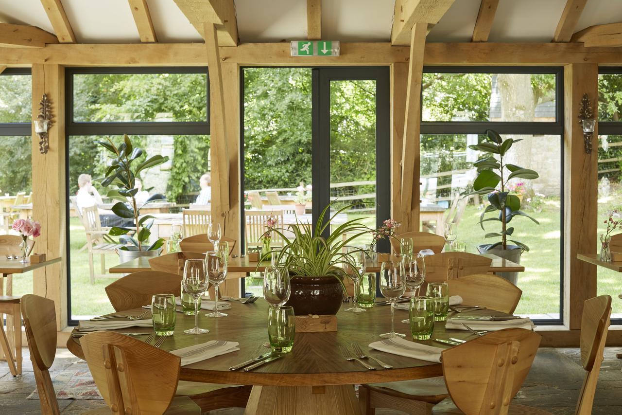 ホテル The Royal Oak Ansty  エクステリア 写真