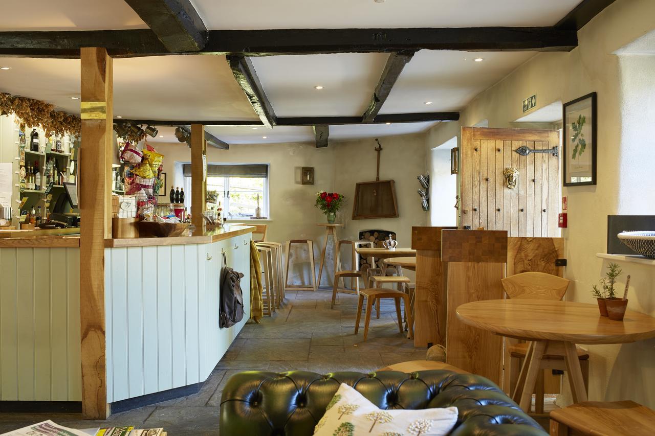 ホテル The Royal Oak Ansty  エクステリア 写真
